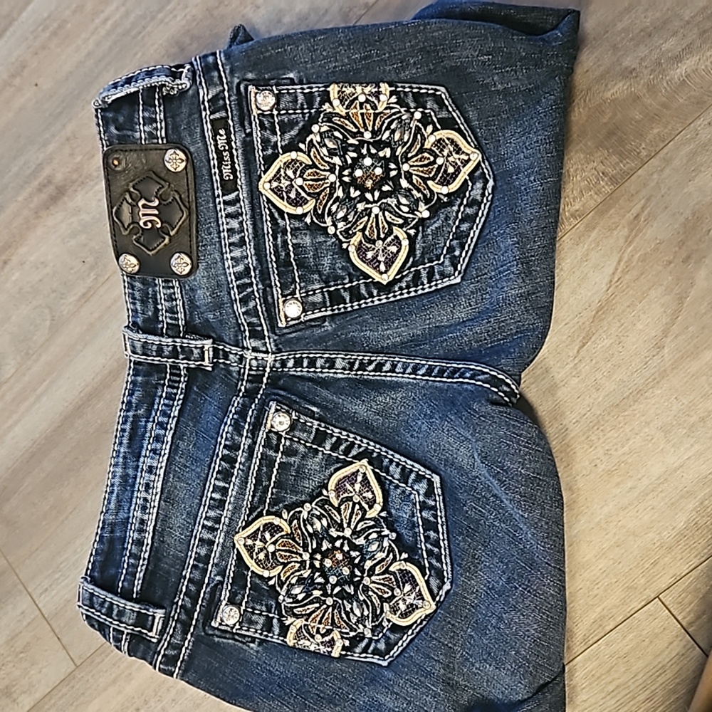 Miss me: Size 27 Signature Striaght Jeans